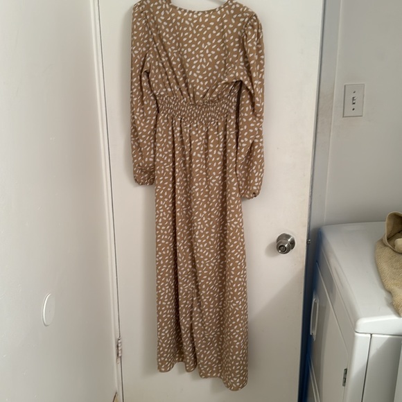 NWOT Shein Beige/White Long Sleeves Maxi Dress - Picture 2 of 2